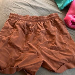 Universal thread shorts